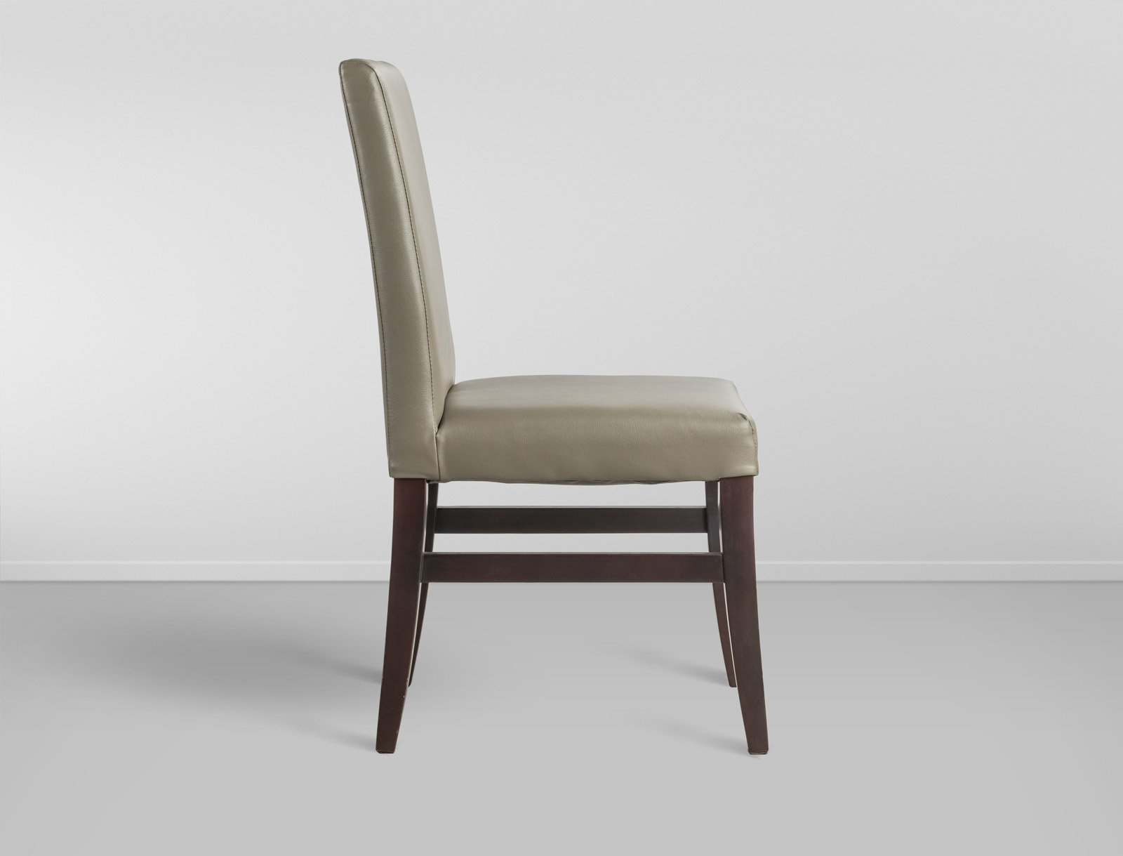 Cadeira de Jantar Vedel Encosto/Assento Estofado S/ Braco- Couro Eco Soft Nude