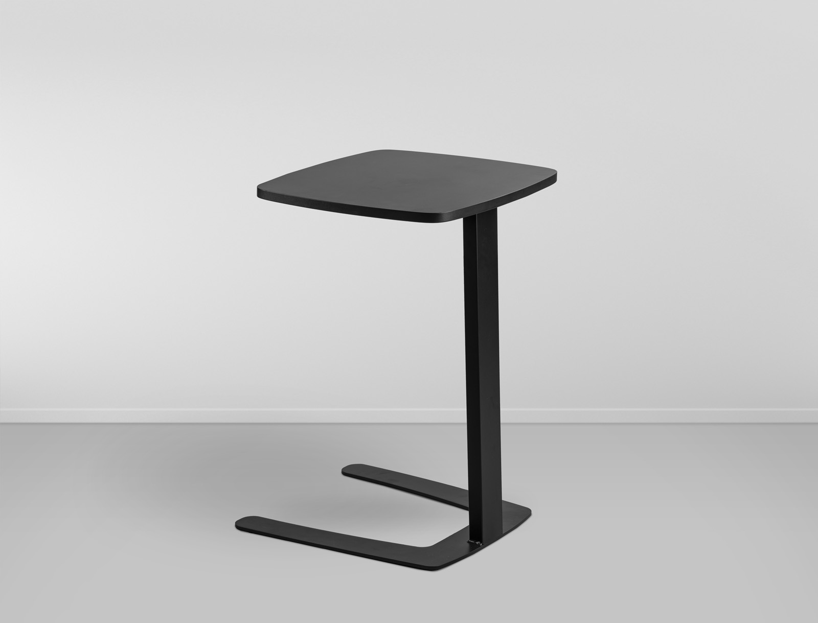 Mesa Lateral de Apoio Puri - Preto L:0,49 P:0,46 A:0,64