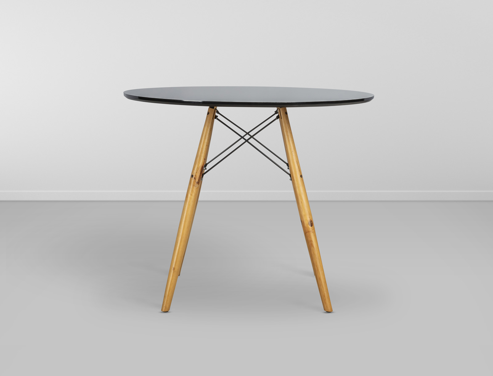 Mesa Lirio Redonda - Preto L:0,9 P:0,9