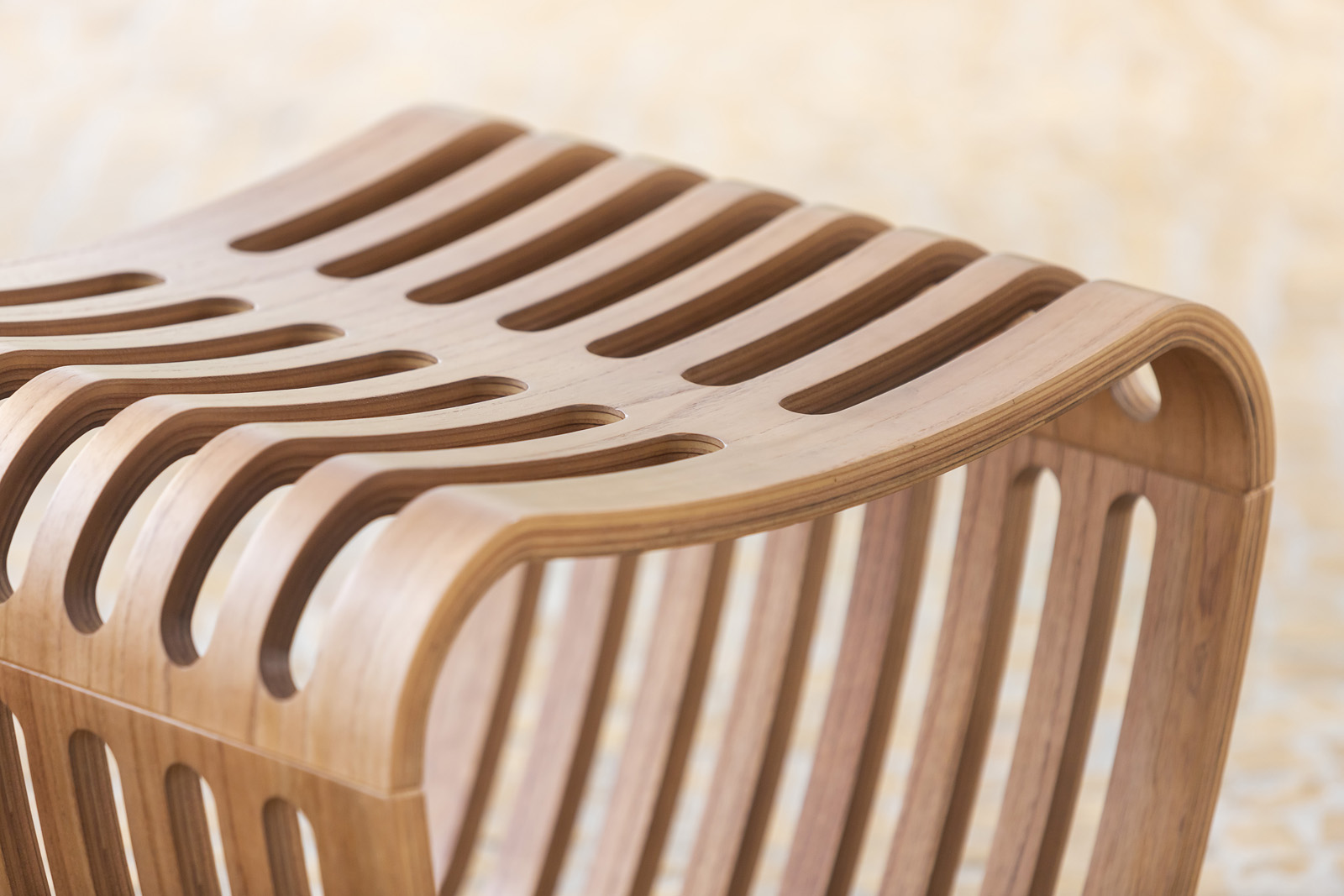 Banco Costela de Adao - Amadeirado L:0,55 P:0,45 A:0,42